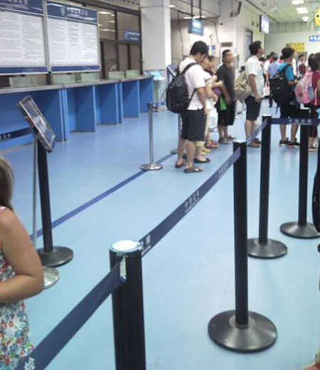 公共場(chǎng)所地板工程案例-皇崗口岸入境大廳